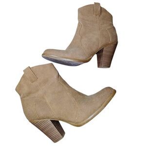 Women's American Eagle Outfitters Camel Faux Suede Booties with Heel Sz 10M